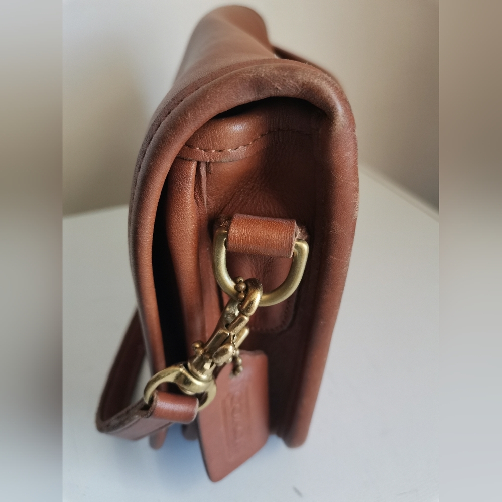 Vintage Coach # 9755Light  Brown Leather Shoulder/Crossbody Bag - Picture 10 of 13